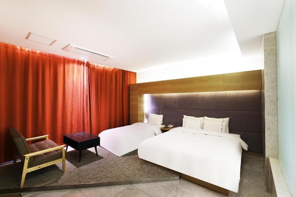 Business Design Hotel Luv Incheon Exterior photo
