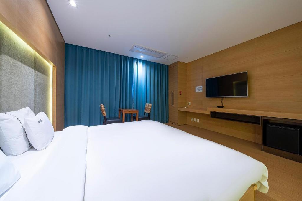 Business Design Hotel Luv Incheon Exterior photo
