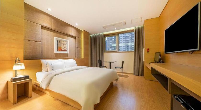 Business Design Hotel Luv Incheon Exterior photo