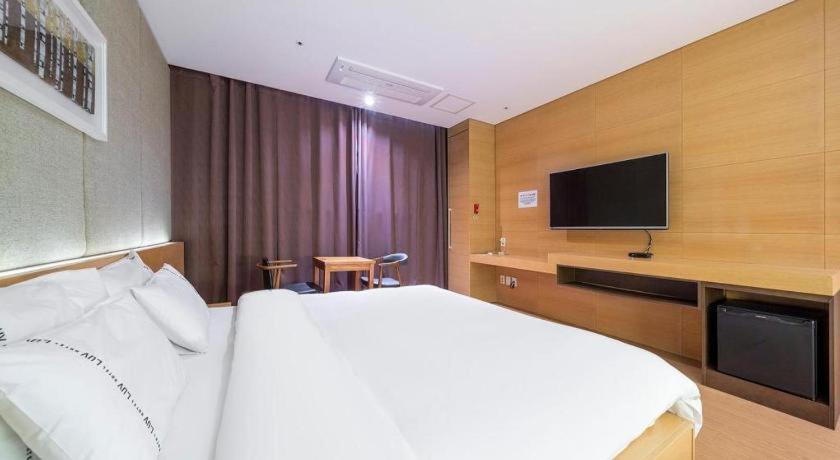 Business Design Hotel Luv Incheon Exterior photo