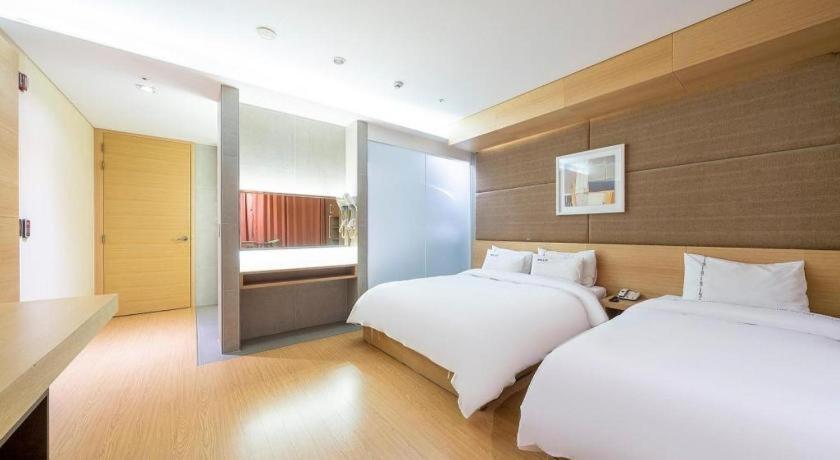 Business Design Hotel Luv Incheon Exterior photo